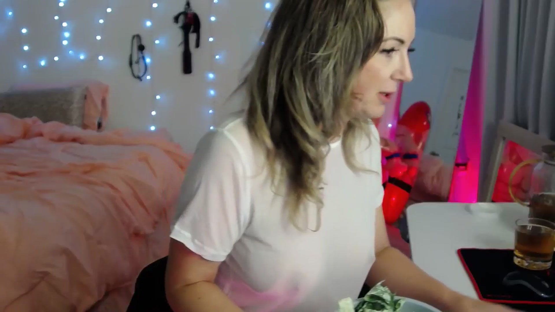 Gallery image thumbnail from Tarra_Rose's myfreecams stream on, 10/07/2025, 22:05 image 16 of 20