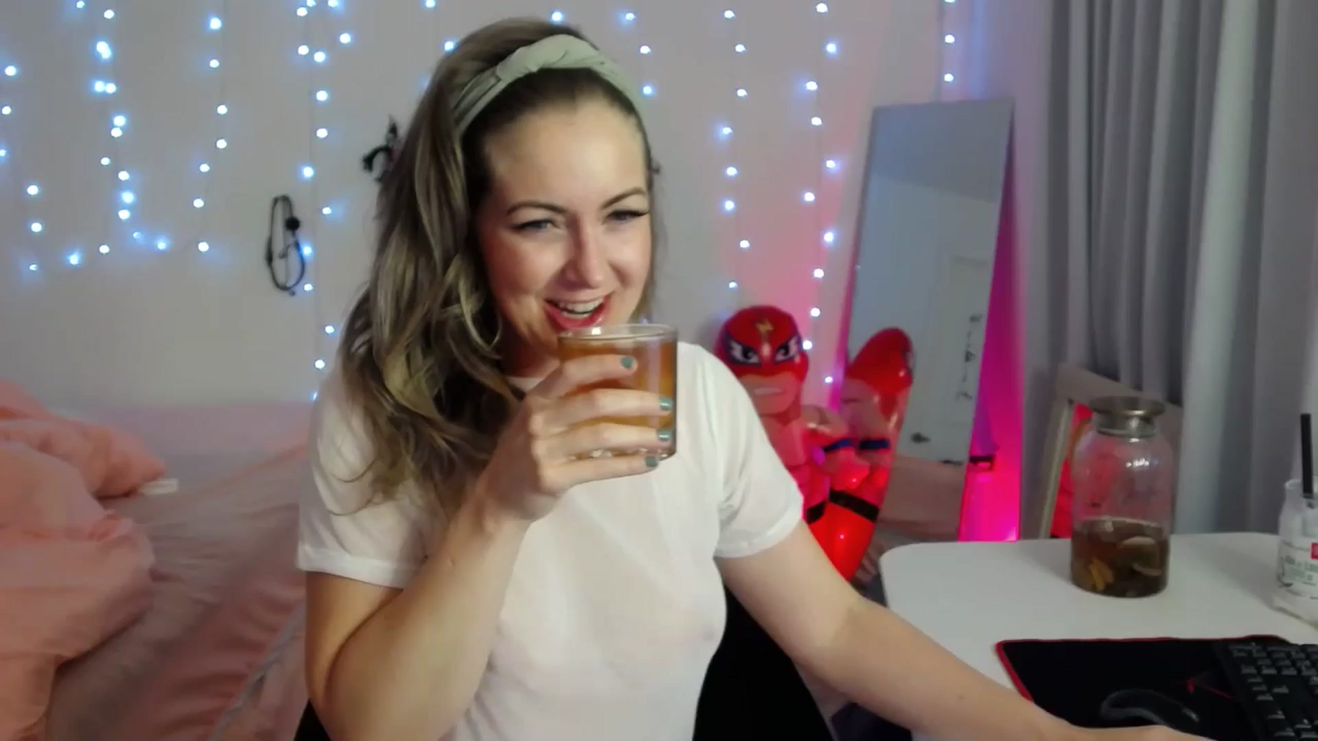 Gallery image thumbnail from Tarra_Rose's myfreecams stream on, 10/07/2025, 23:09 image 12 of 20