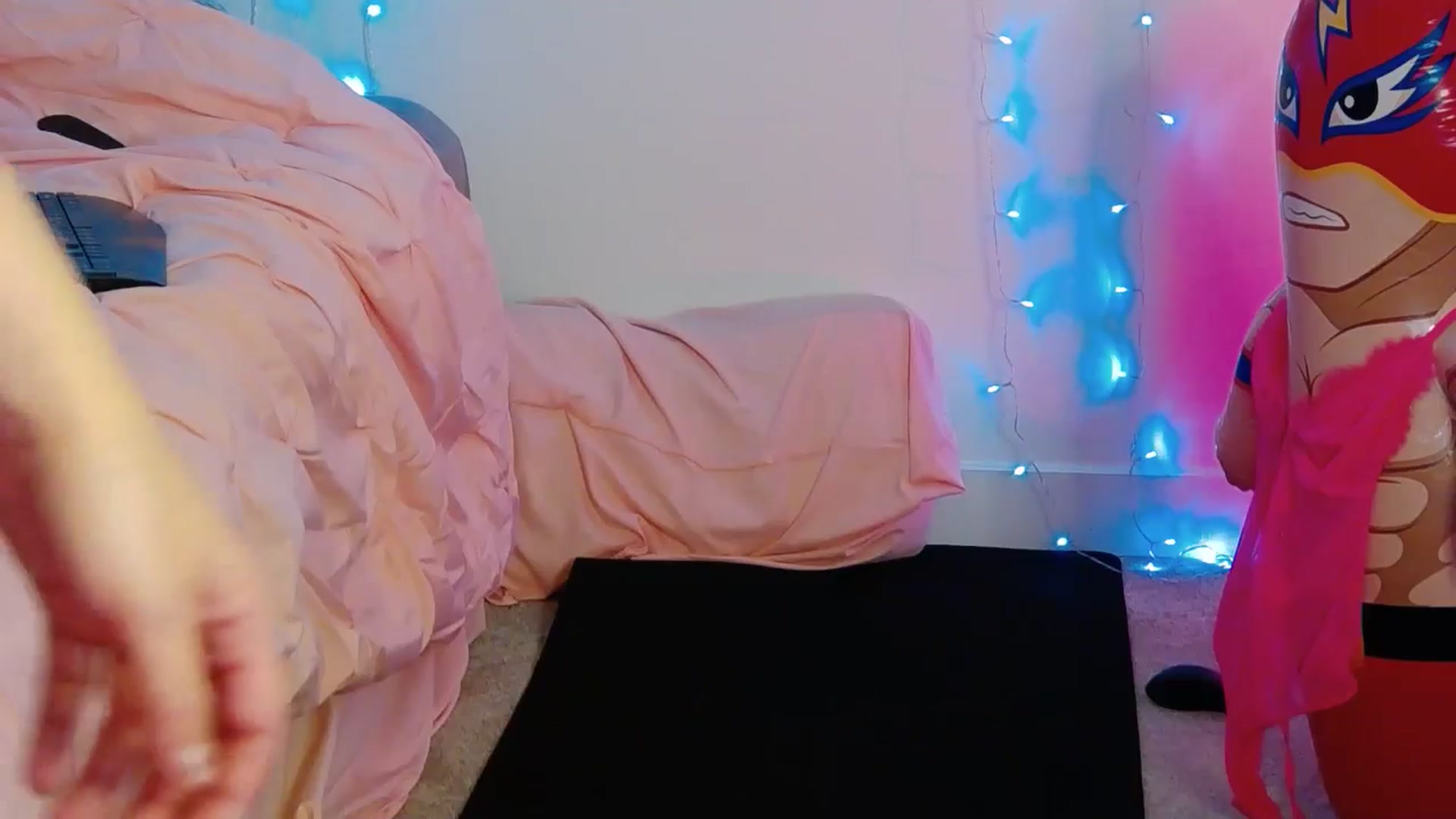 Gallery image thumbnail from Tarra_Rose's myfreecams stream on, 10/08/2025, 23:39 image 17 of 20