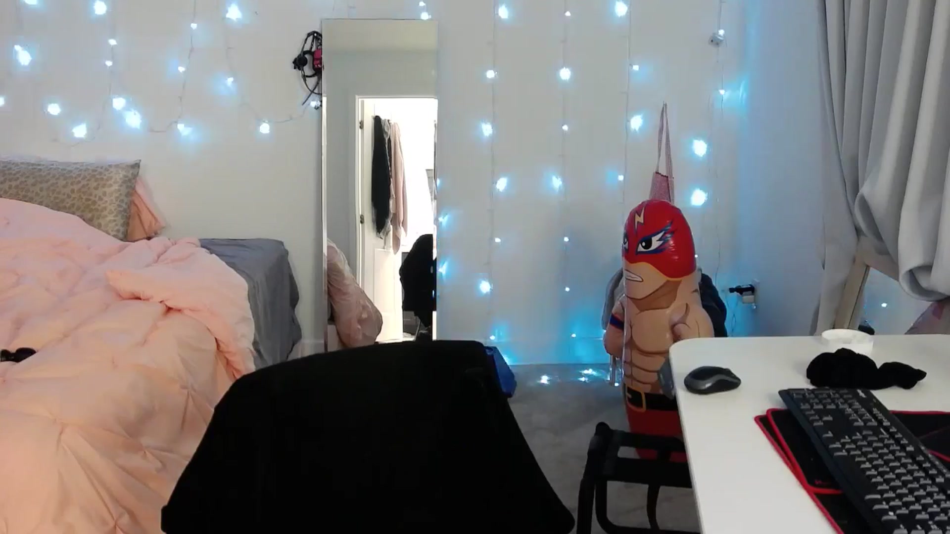 Gallery image thumbnail from Tarra_Rose's myfreecams stream on, 10/18/2025, 01:26 image 12 of 20