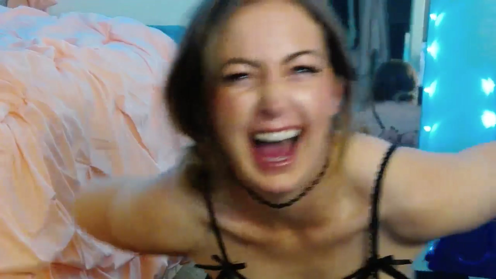 Gallery image thumbnail from Tarra_Rose's myfreecams stream on, 10/18/2025, 03:50 image 4 of 20