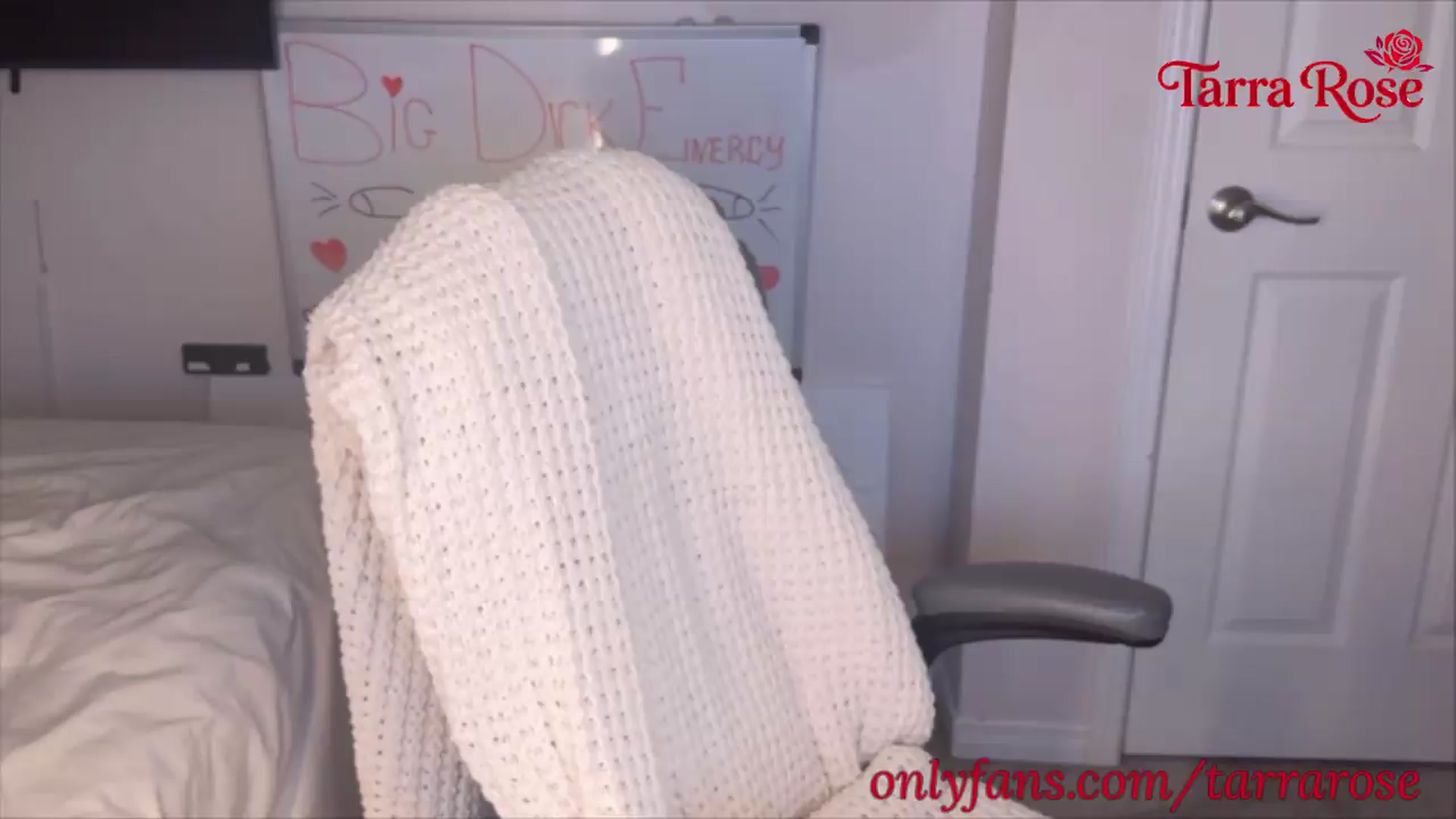 Gallery image thumbnail from Tarra_Rose's myfreecams stream on, 06/27/2026, 22:41 image 19 of 20