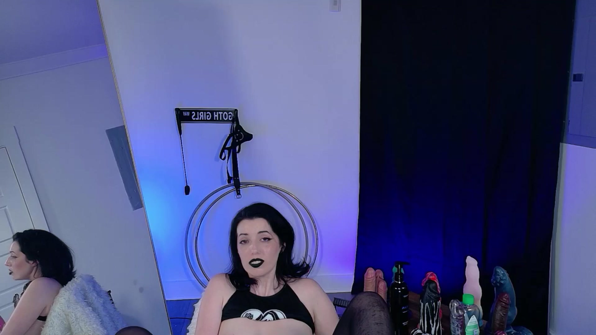 Gallery image thumbnail from TashaNoir's myfreecams stream on, 02/04/2026, 18:30 image 12 of 20