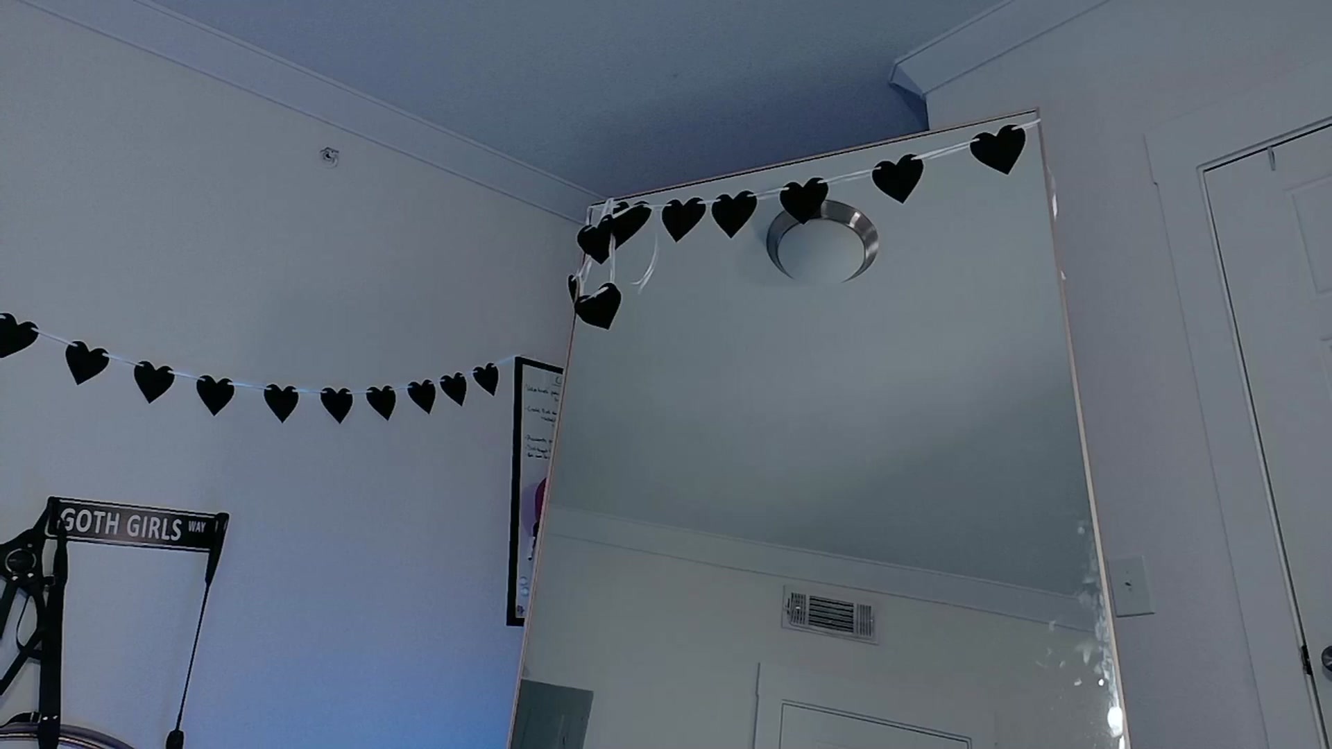 Gallery image thumbnail from TashaNoir's myfreecams stream on, 02/18/2026, 08:37 image 7 of 20