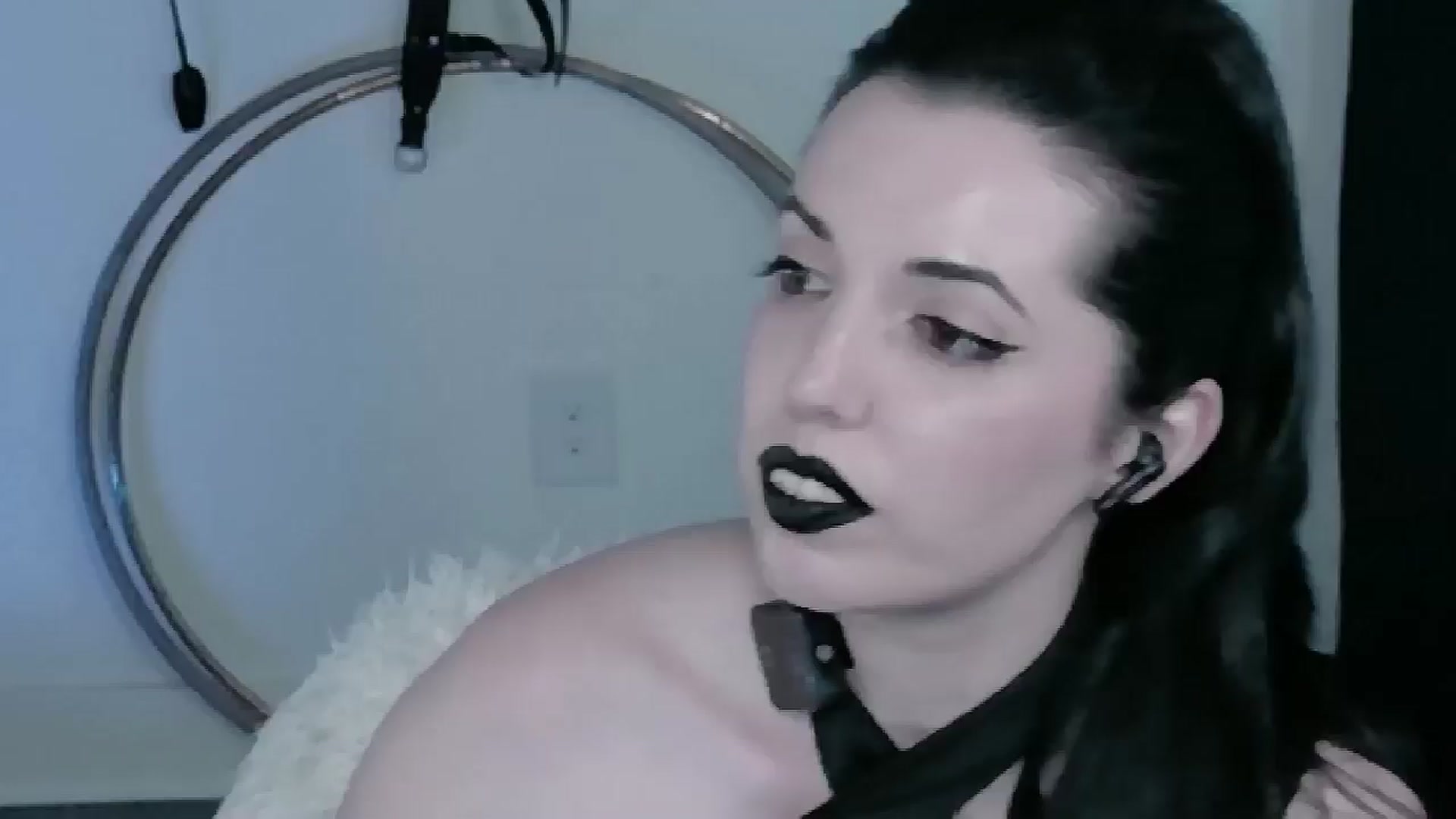 Gallery image thumbnail from TashaNoir's myfreecams stream on, 02/21/2026, 14:28 image 17 of 20