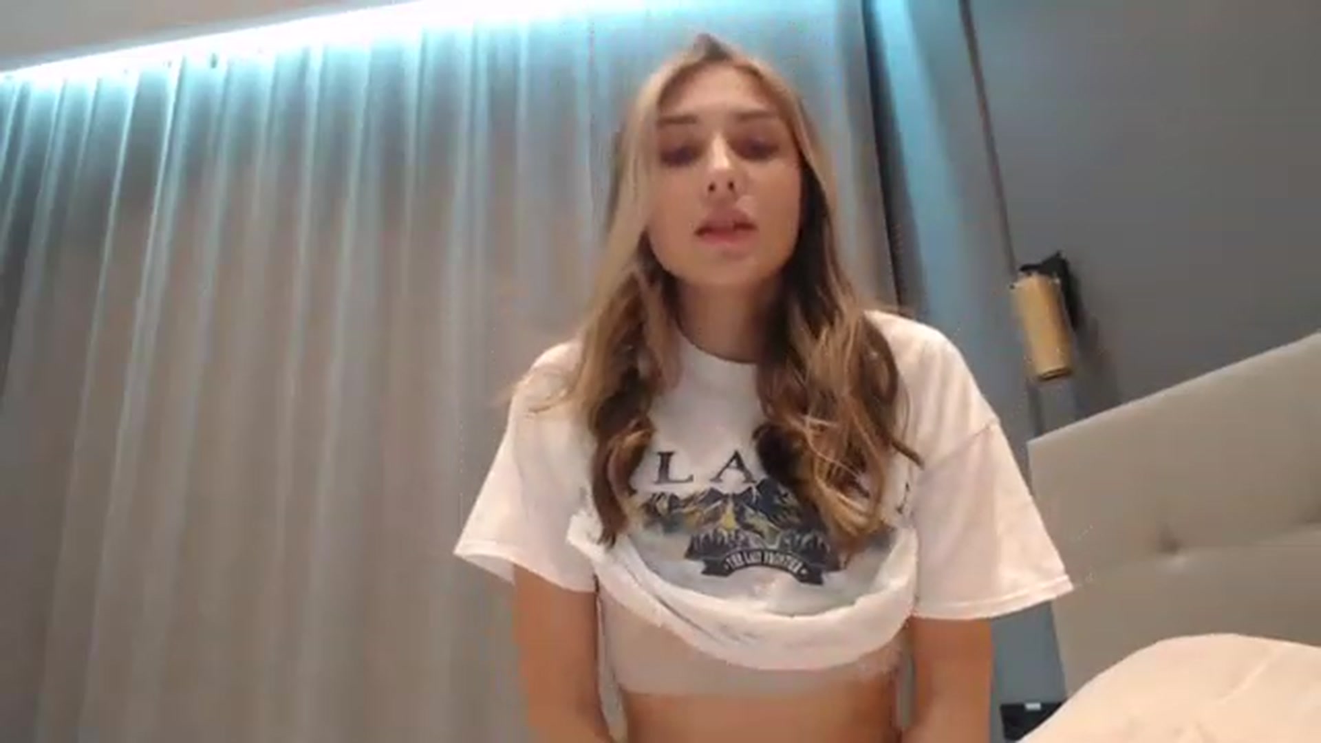 Gallery image thumbnail from TastyBrunette's myfreecams stream on, 12/03/2022, 20:59 image 16 of 20