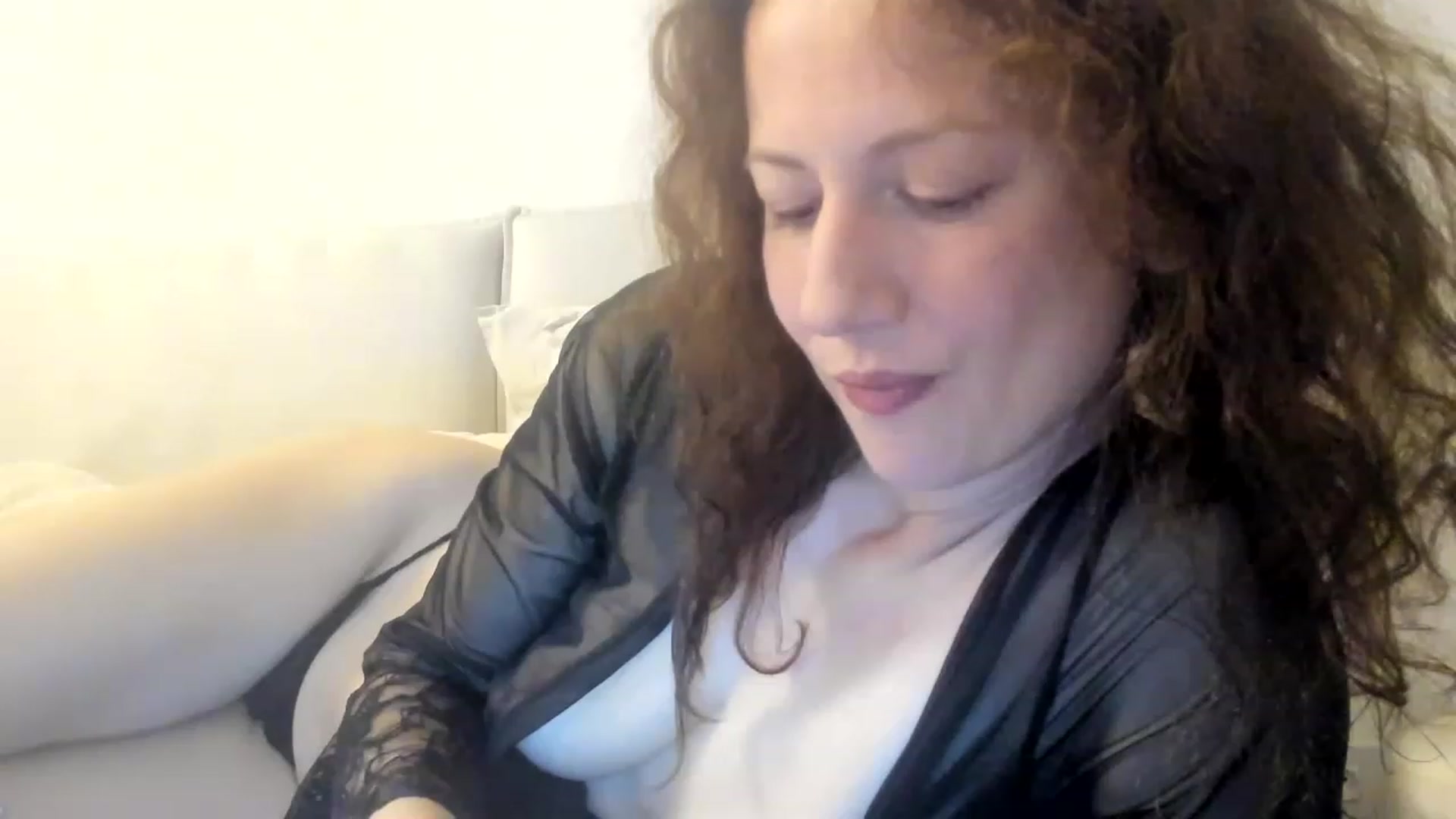 Gallery image thumbnail from TastyTanya34's myfreecams stream on, 11/21/2022, 14:04 image 17 of 20