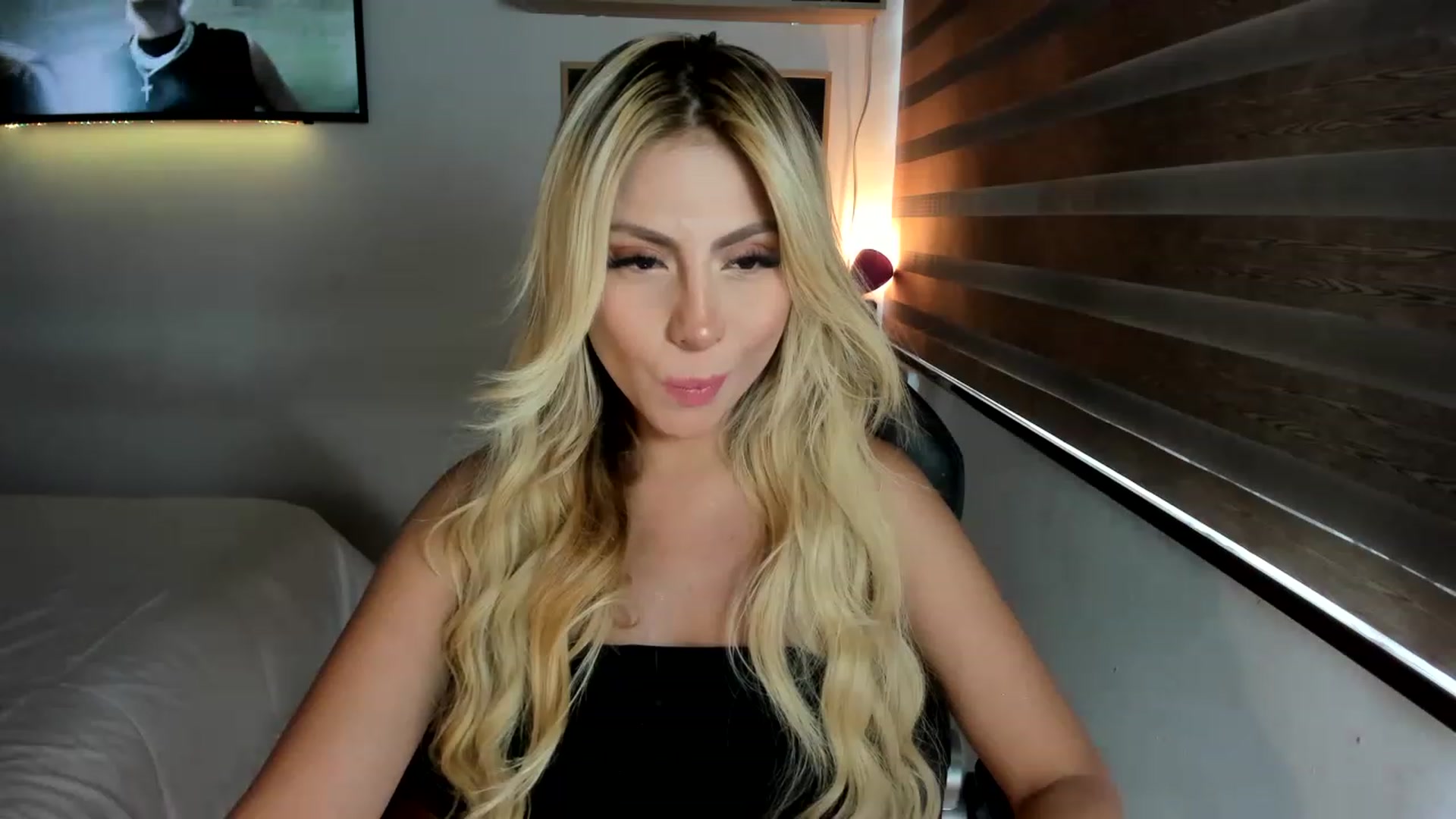 Gallery image thumbnail from Tata_Ss's myfreecams stream on, 04/13/2023, 23:24 image 2 of 20