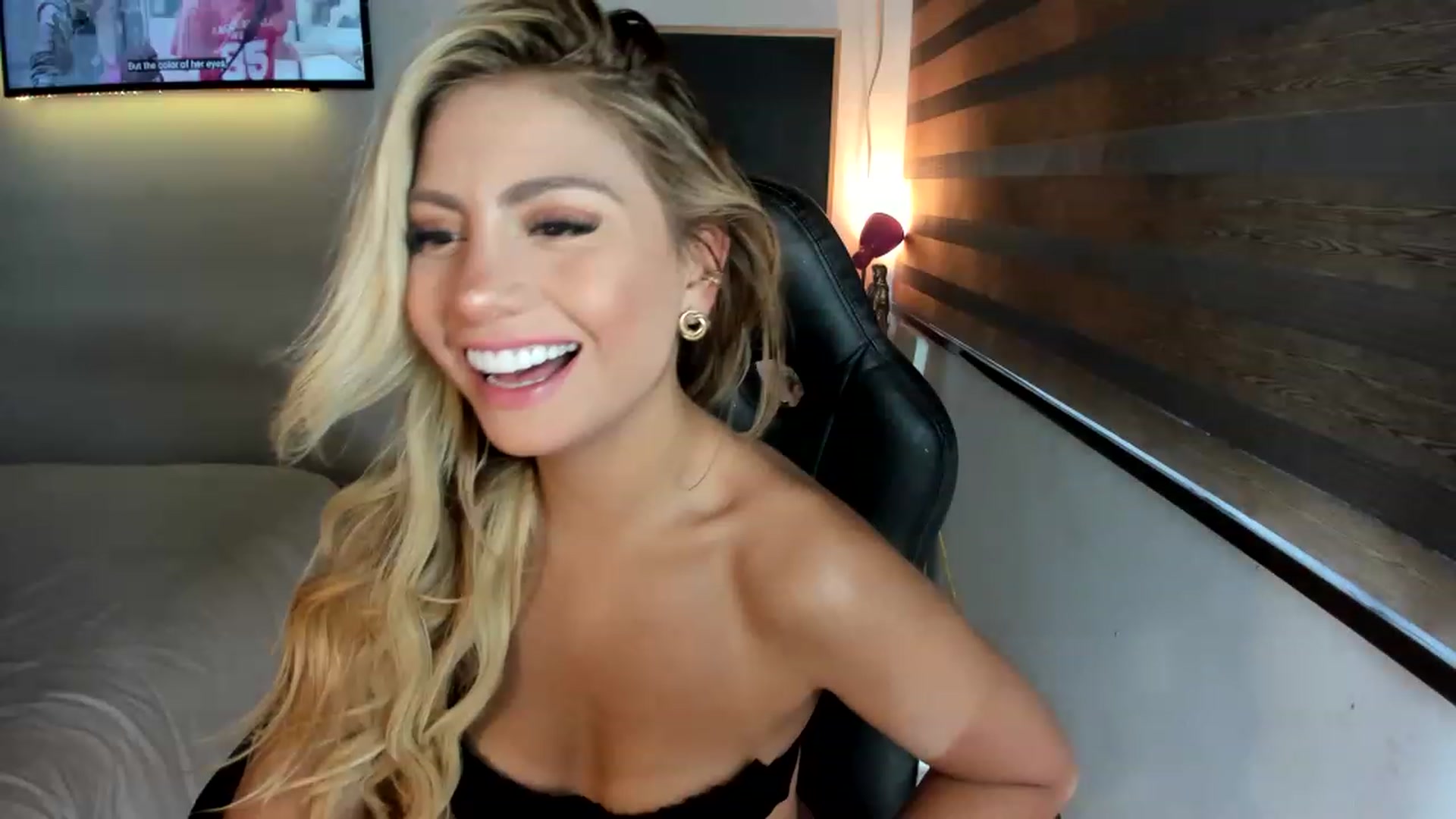 Gallery image thumbnail from Tata_Ss's myfreecams stream on, 04/13/2023, 23:24 image 11 of 20