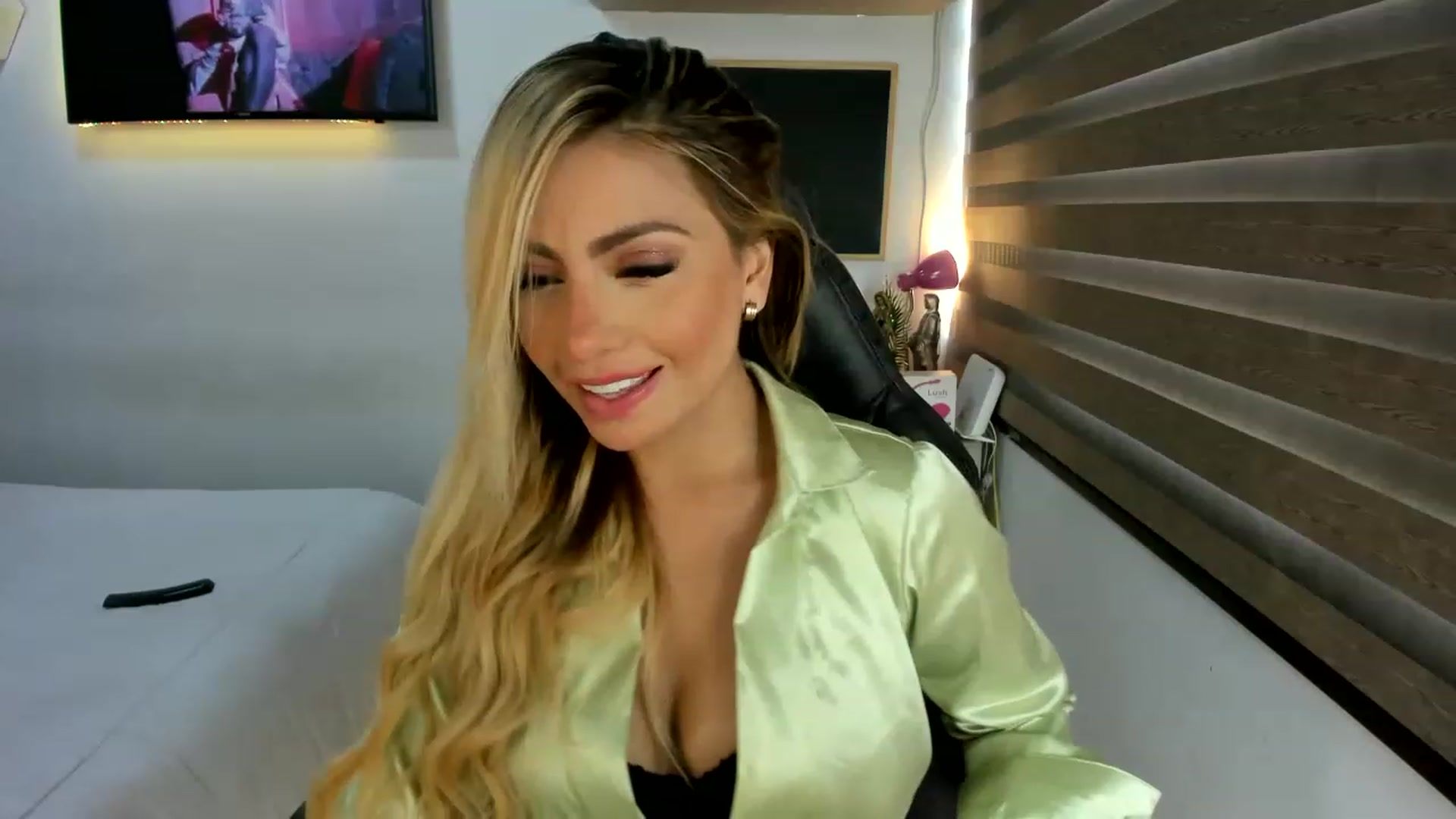 Gallery image thumbnail from Tata_Ss's myfreecams stream on, 05/06/2023, 19:10 image 18 of 20