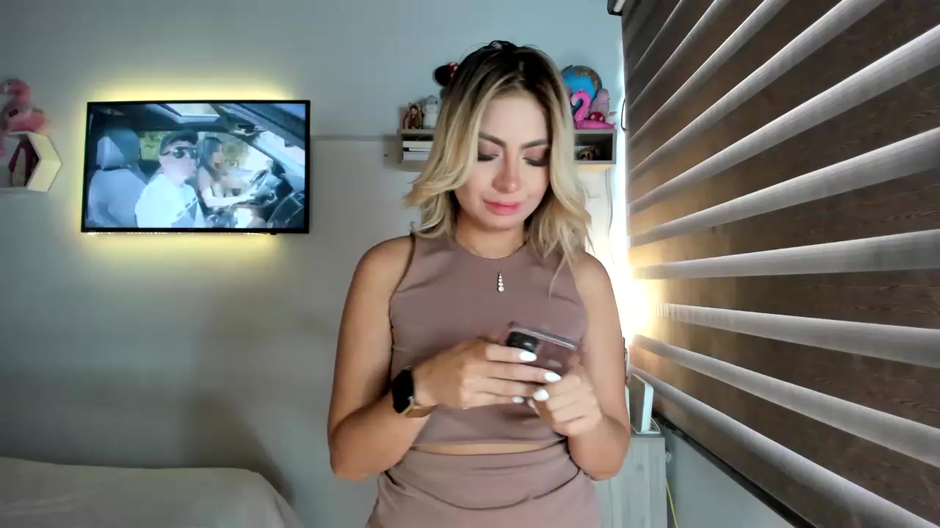Gallery image thumbnail from Tata_Ss's myfreecams stream on, 06/04/2023, 19:45 image 14 of 20