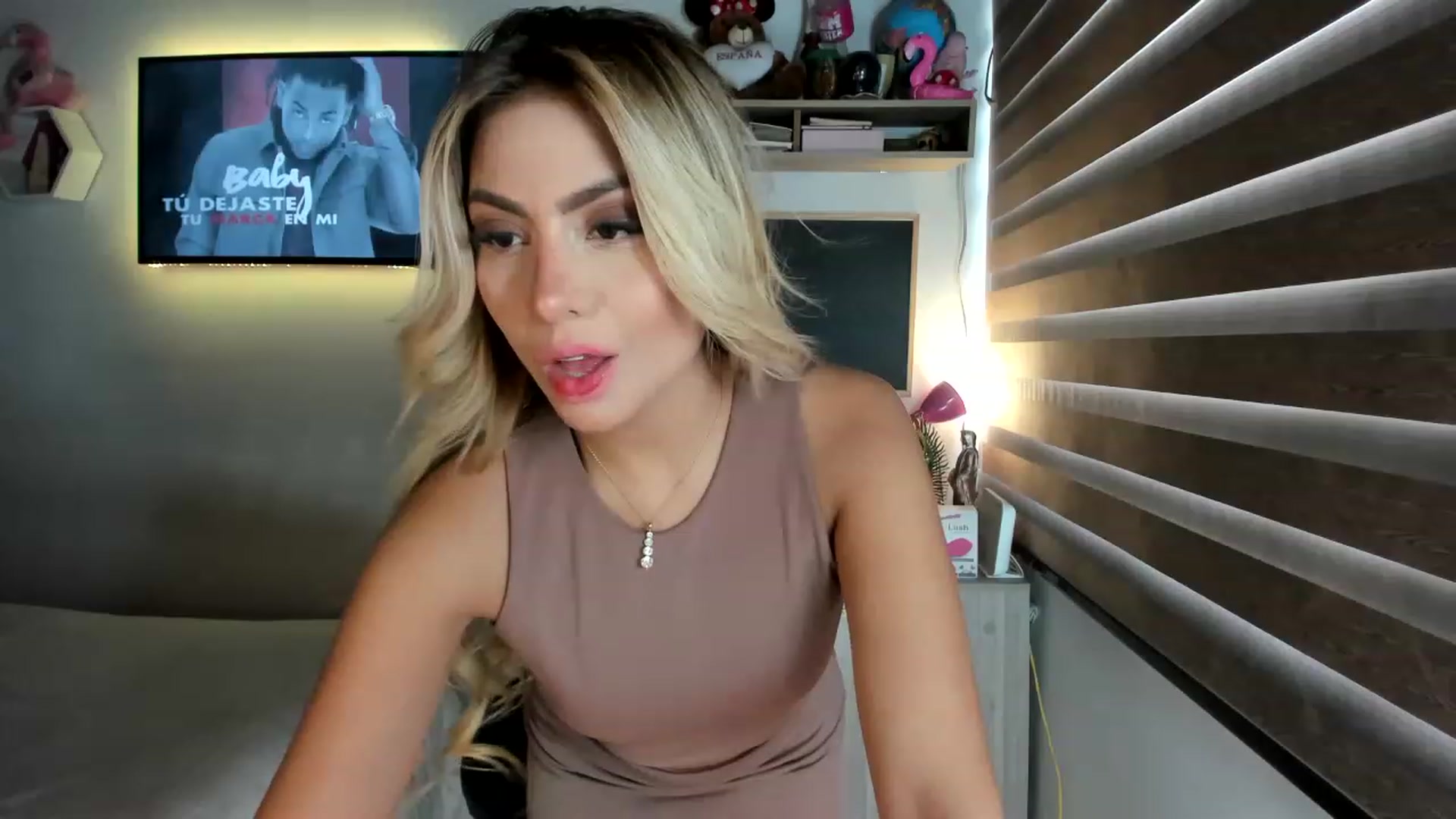 Gallery image thumbnail from Tata_Ss's myfreecams stream on, 06/04/2023, 19:45 image 3 of 20