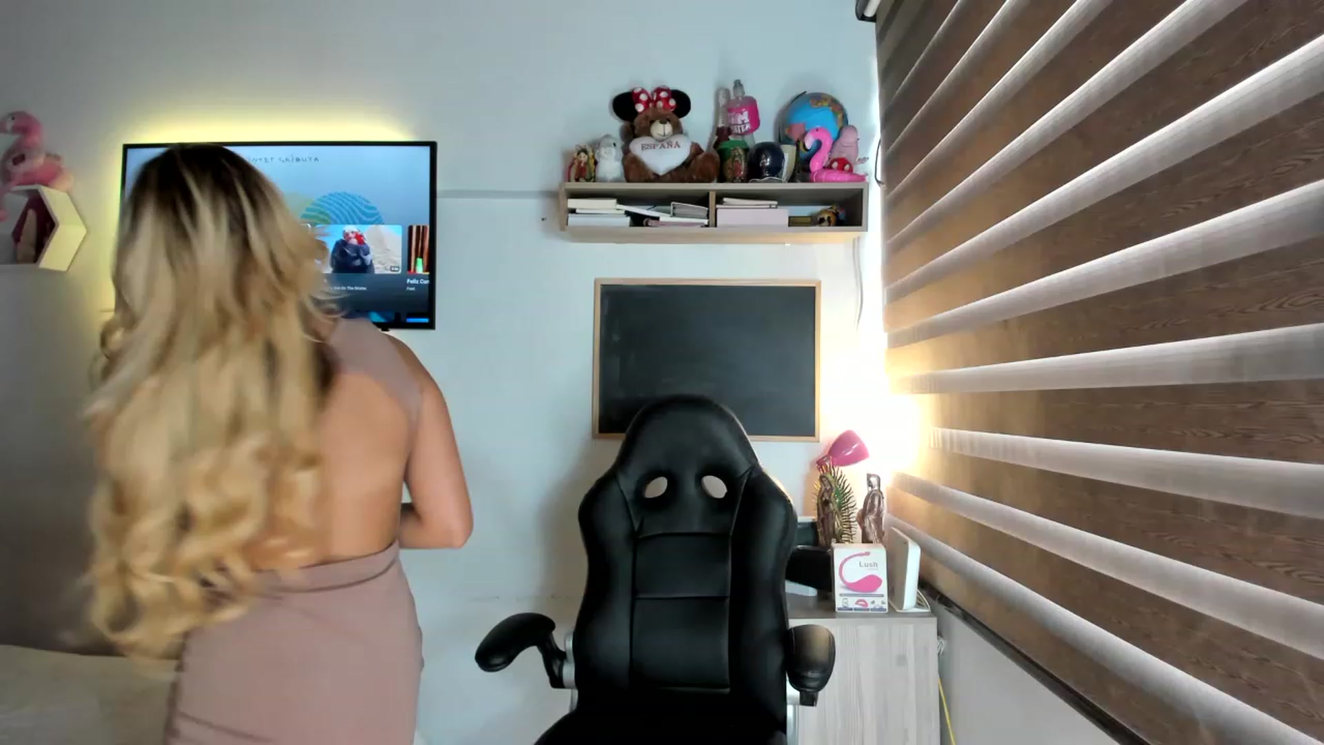 Gallery image thumbnail from Tata_Ss's myfreecams stream on, 06/04/2023, 19:45 image 16 of 20