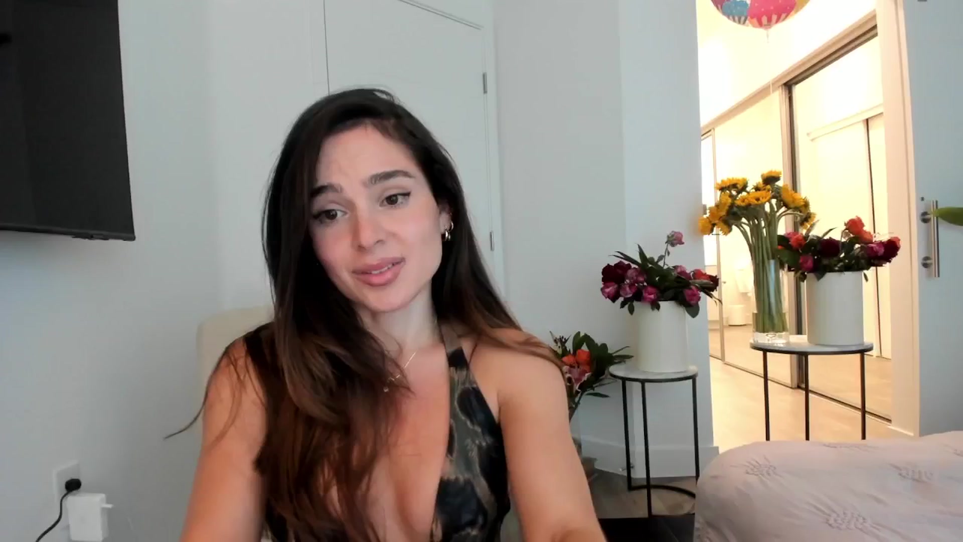Gallery image thumbnail from TatabdayMonth's myfreecams stream on, 04/25/2025, 04:49 image 10 of 20