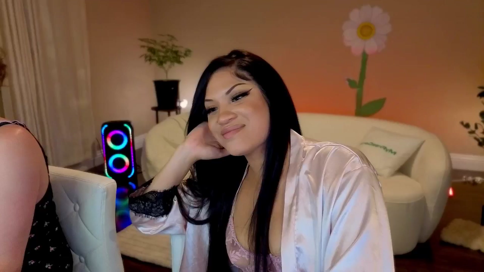 Gallery image thumbnail from TatiLove's myfreecams stream on, 06/25/2025, 09:41 image 9 of 20