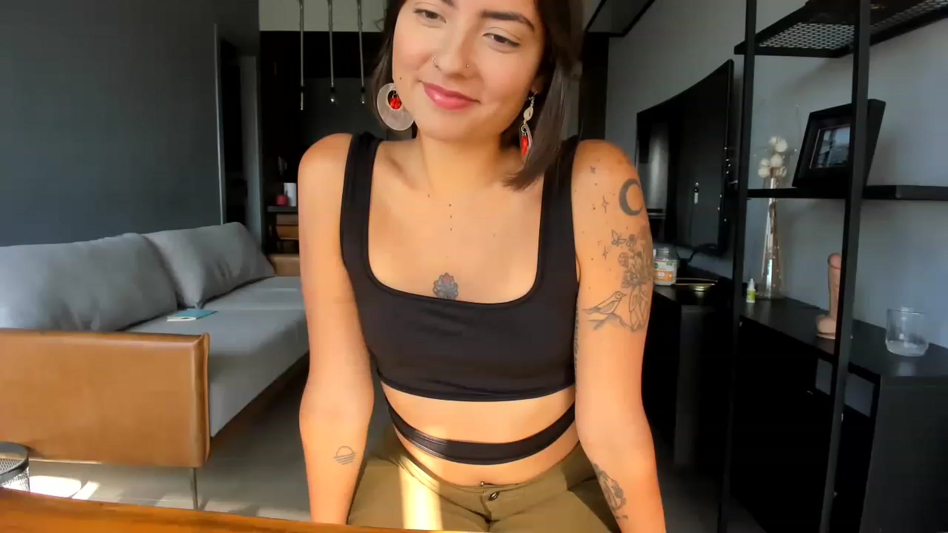 Gallery image thumbnail from TatiTantra's myfreecams stream on, 12/20/2022, 18:41 image 3 of 20
