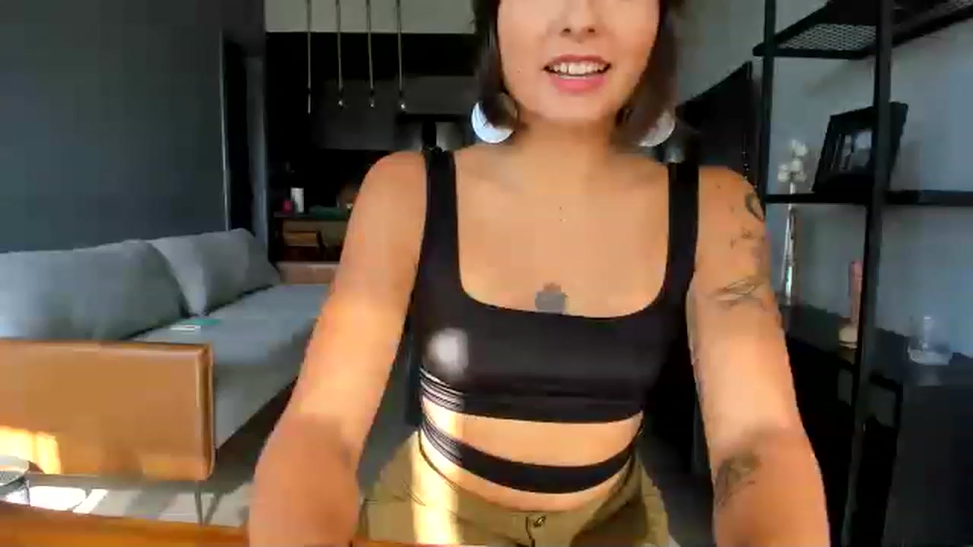 Gallery image thumbnail from TatiTantra's myfreecams stream on, 12/20/2022, 18:41 image 10 of 20