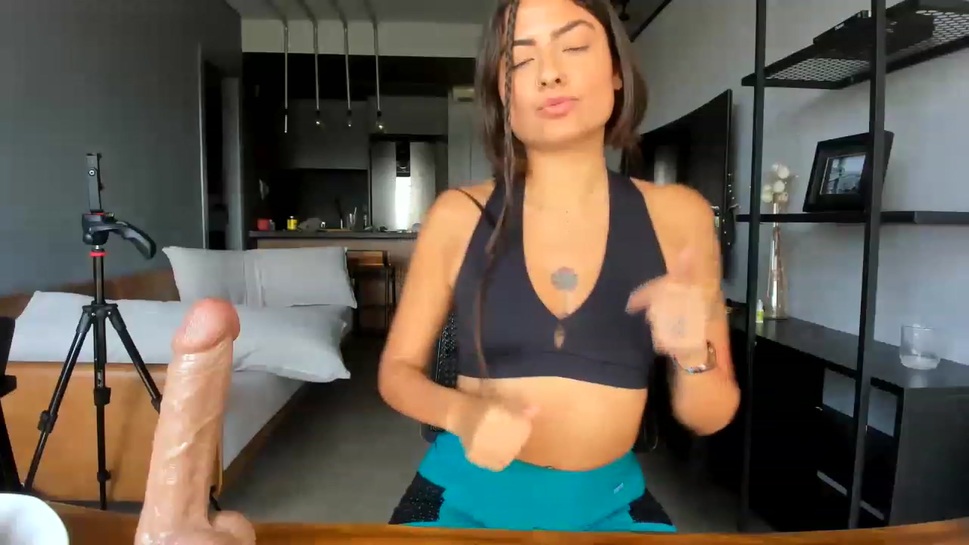 Gallery image thumbnail from TatiTantra's myfreecams stream on, 12/21/2022, 18:34 image 8 of 20