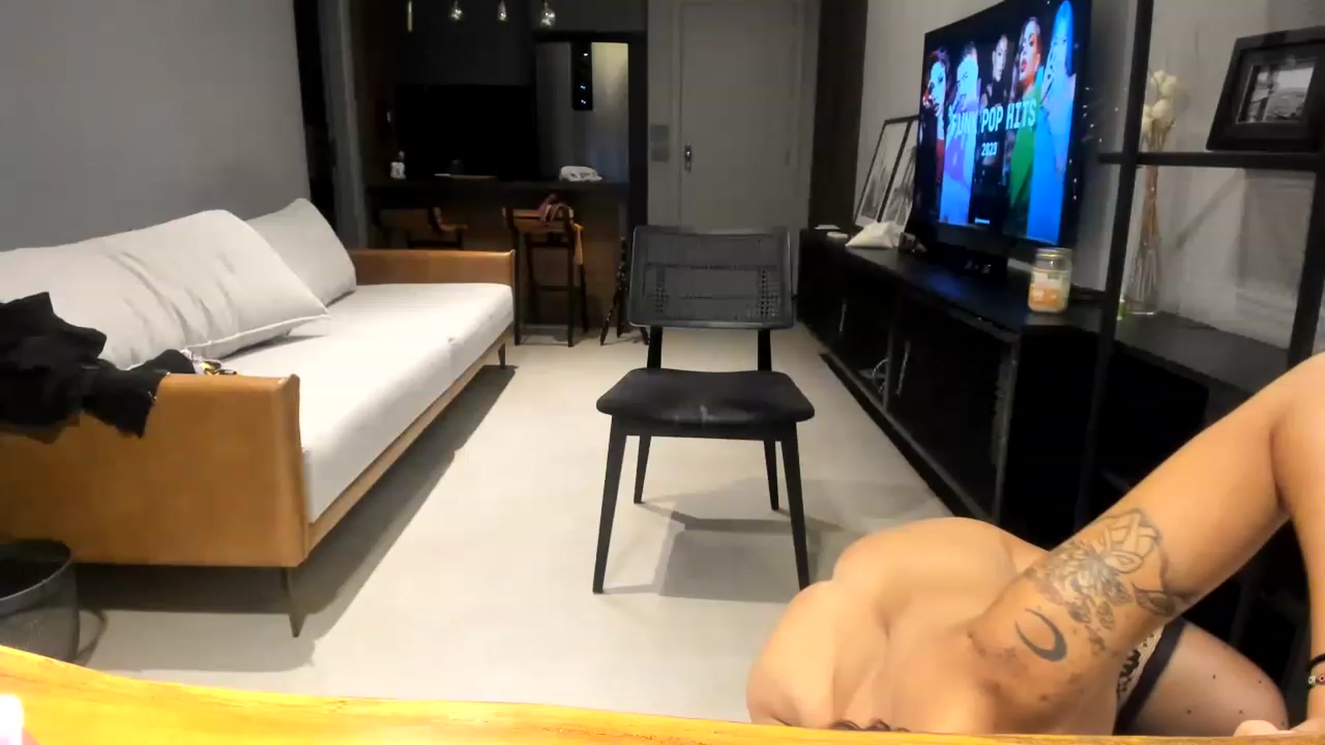 Gallery image thumbnail from TatiTantra's myfreecams stream on, 12/25/2022, 02:10 image 15 of 20