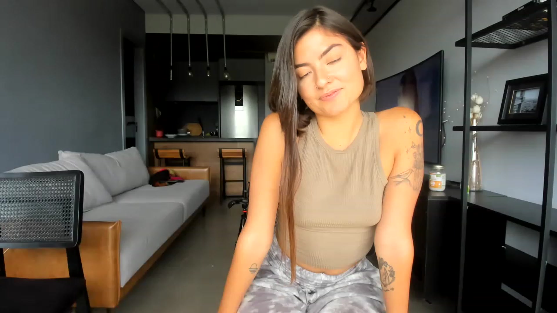 Gallery image thumbnail from TatiTantra's myfreecams stream on, 12/26/2022, 19:25 image 5 of 20