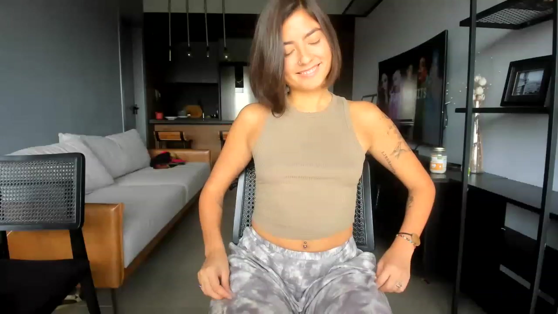 Gallery image thumbnail from TatiTantra's myfreecams stream on, 12/26/2022, 19:25 image 2 of 20