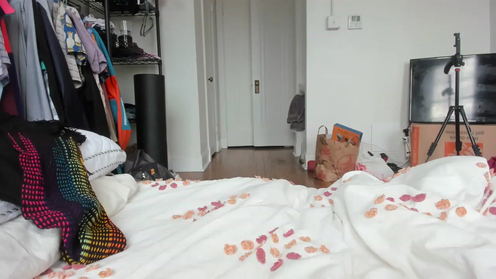 Gallery image thumbnail from TatiTantra's myfreecams stream on, 01/11/2023, 24:06 image 16 of 20