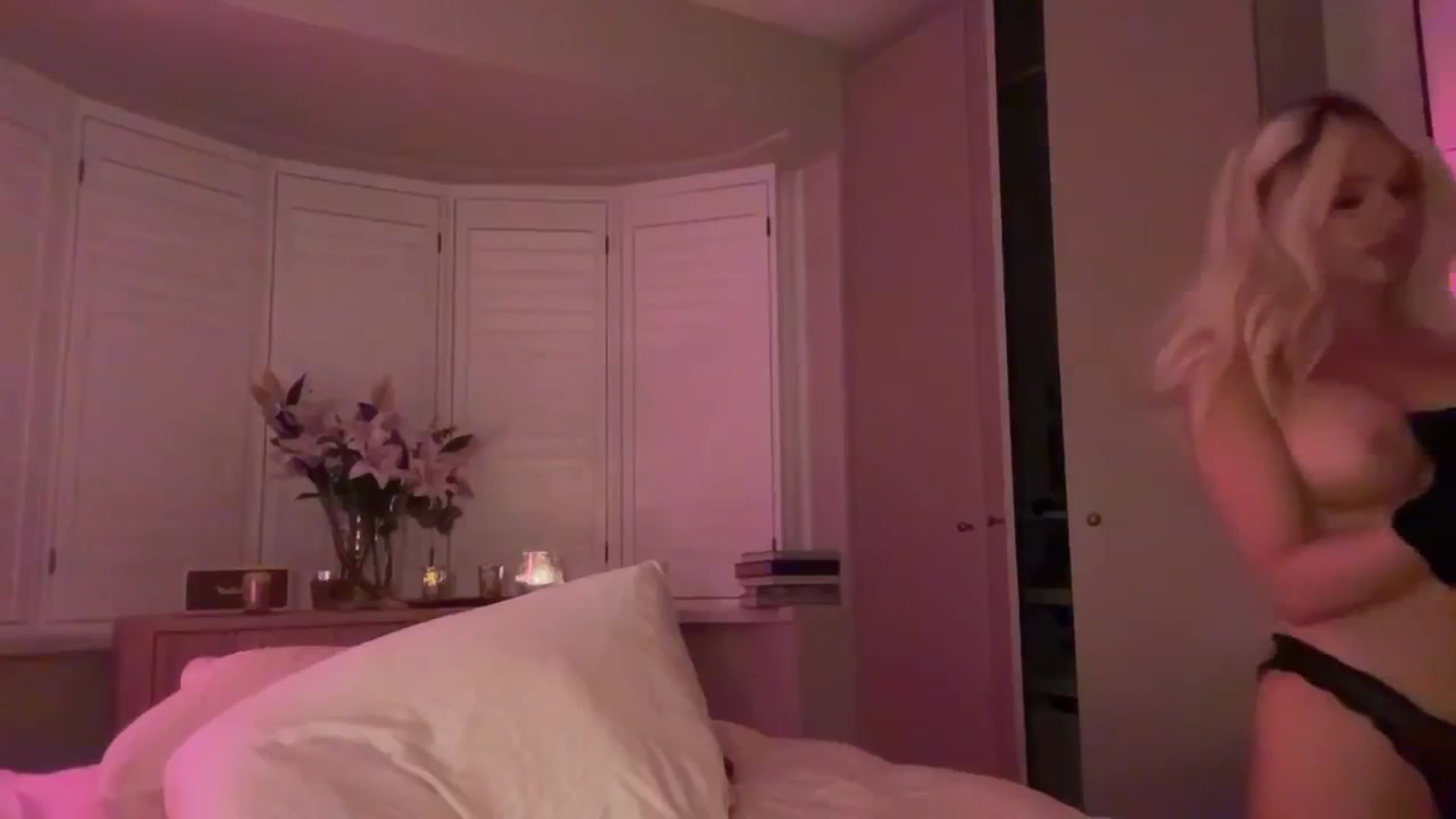Gallery image thumbnail from TatiTate's myfreecams stream on, 07/16/2025, 23:09 image 3 of 20