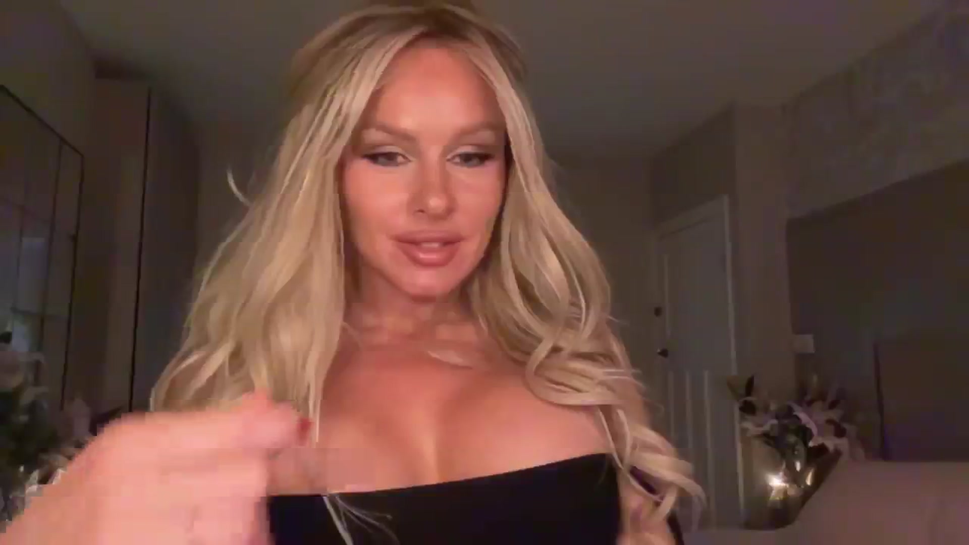 Gallery image thumbnail from TatiTate's myfreecams stream on, 07/19/2025, 22:38 image 17 of 20