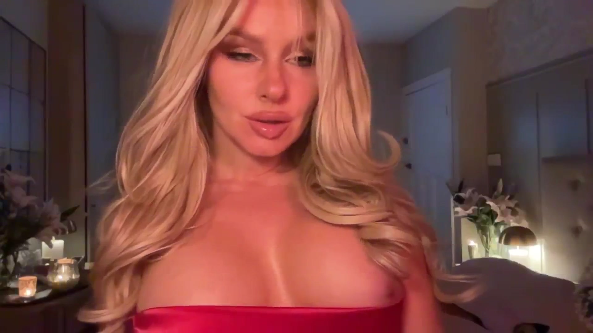 Gallery image thumbnail from TatiTate's myfreecams stream on, 07/22/2025, 24:12 image 6 of 20