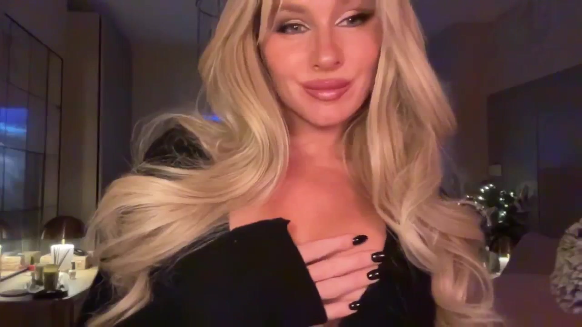Gallery image thumbnail from TatiTate's myfreecams stream on, 08/04/2025, 22:30 image 15 of 20