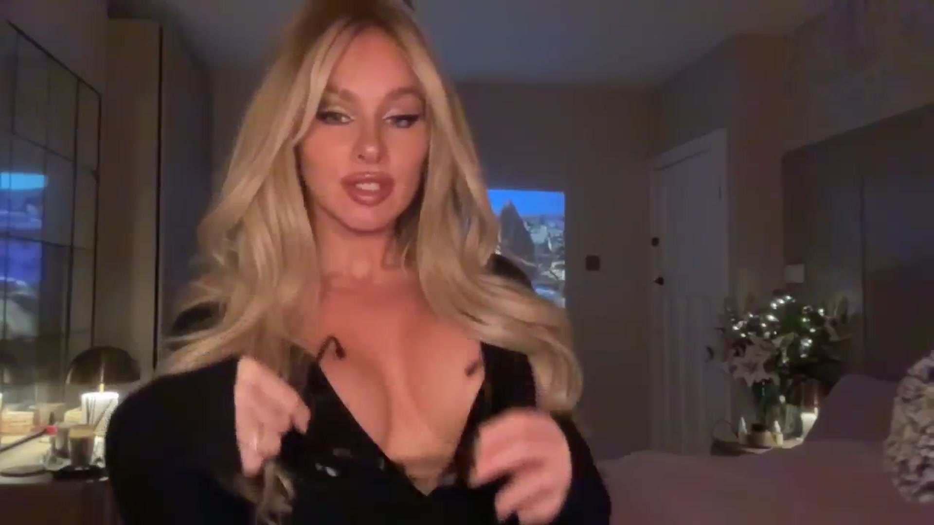 Gallery image thumbnail from TatiTate's myfreecams stream on, 08/04/2025, 22:30 image 13 of 20