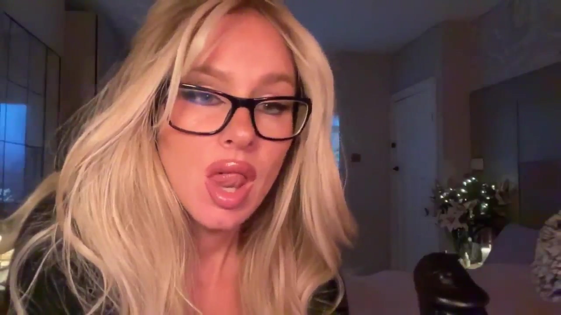 Gallery image thumbnail from TatiTate's myfreecams stream on, 08/04/2025, 22:30 image 12 of 20