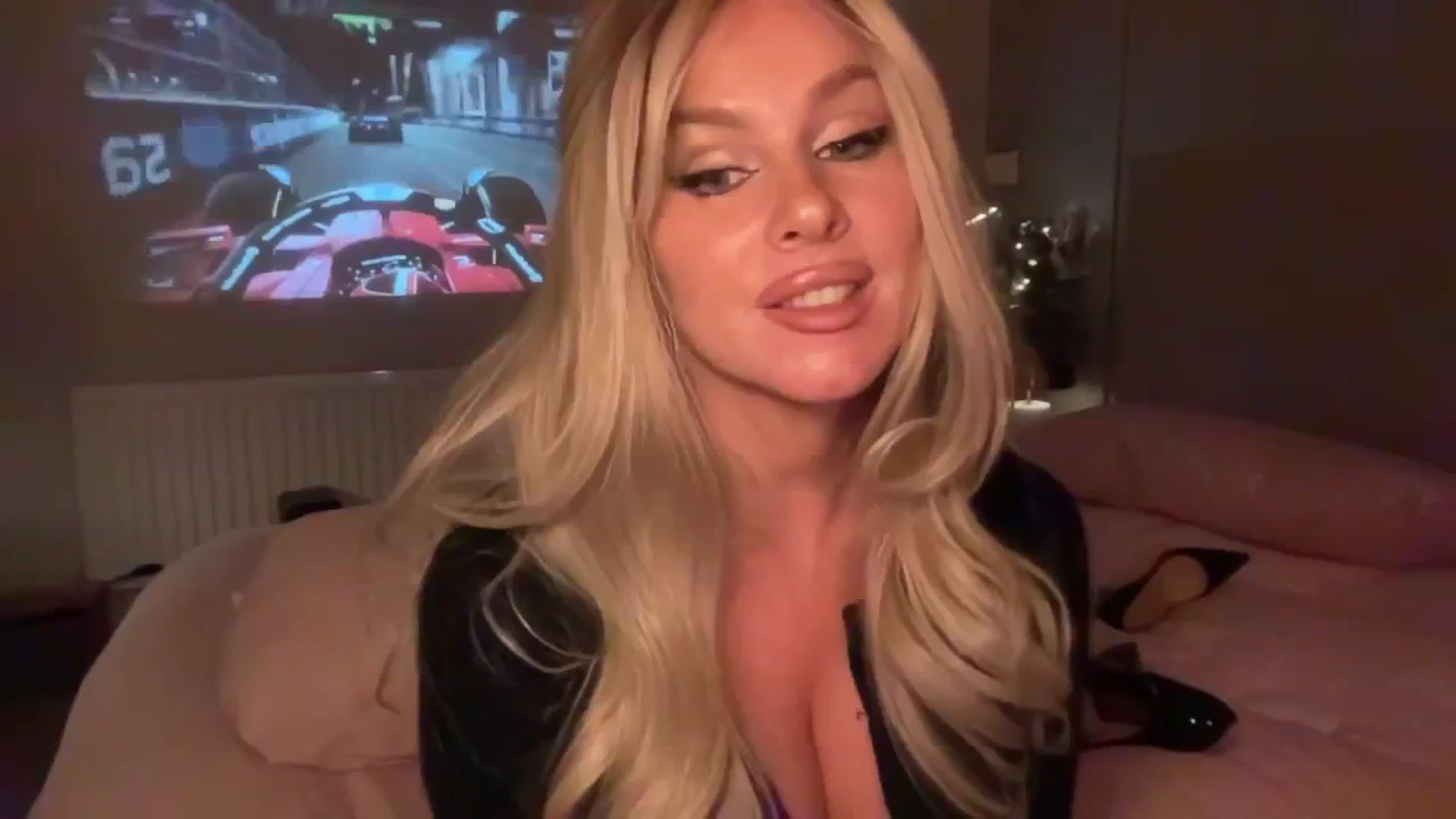 Gallery image thumbnail from TatiTate's myfreecams stream on, 08/05/2025, 24:03 image 7 of 20