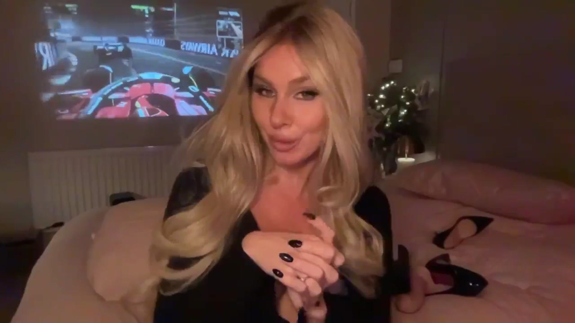 Gallery image thumbnail from TatiTate's myfreecams stream on, 08/05/2025, 24:03 image 5 of 20