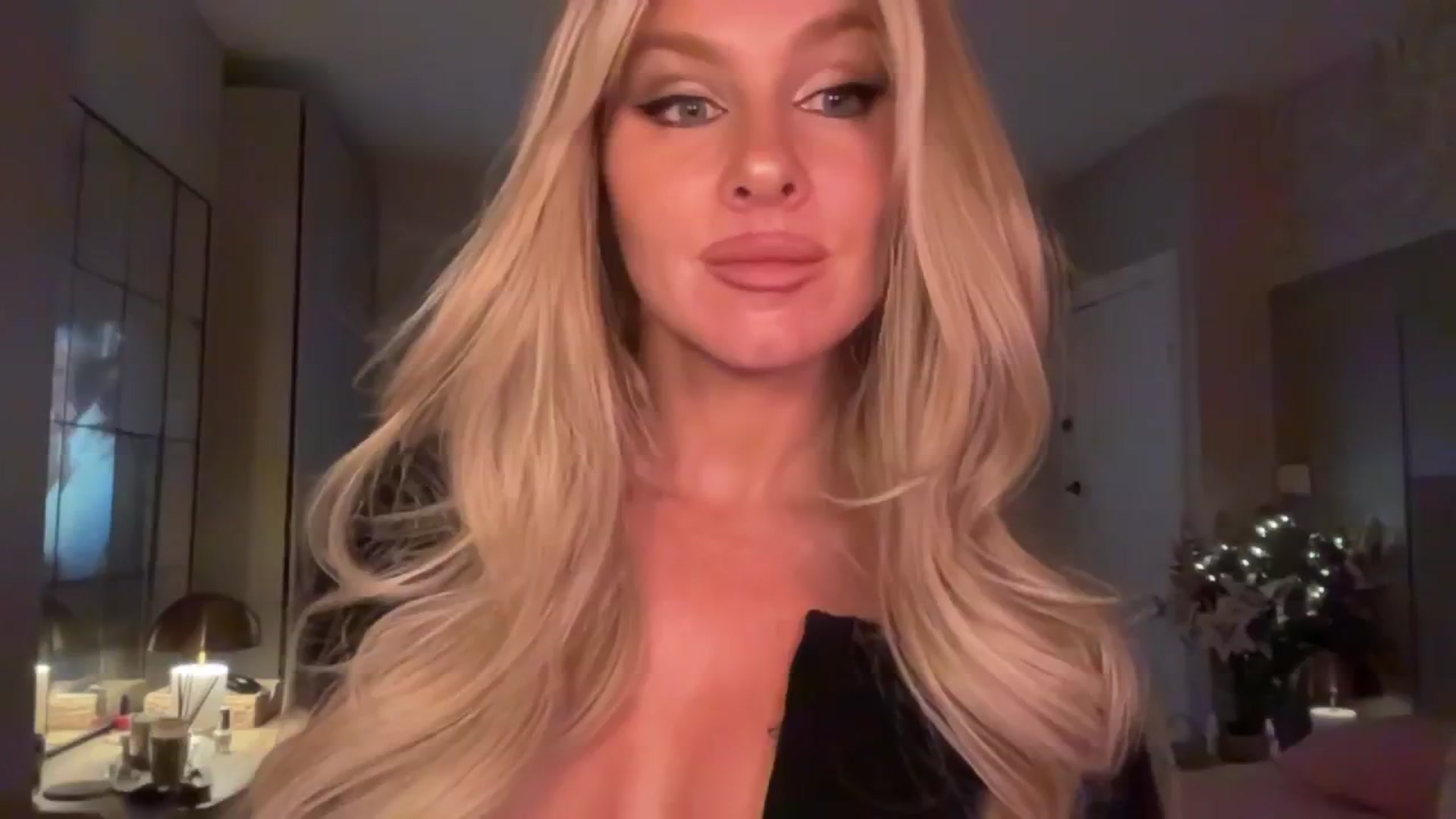 Gallery image thumbnail from TatiTate's myfreecams stream on, 08/05/2025, 24:15 image 16 of 20