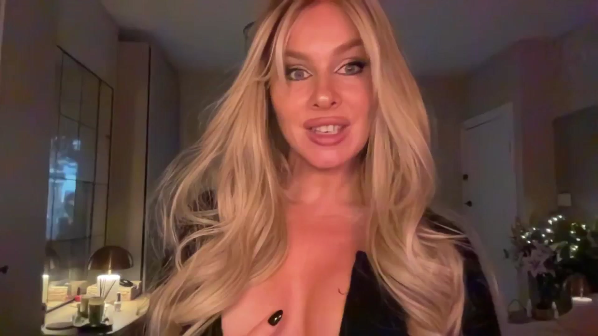 Gallery image thumbnail from TatiTate's myfreecams stream on, 08/05/2025, 24:15 image 4 of 20