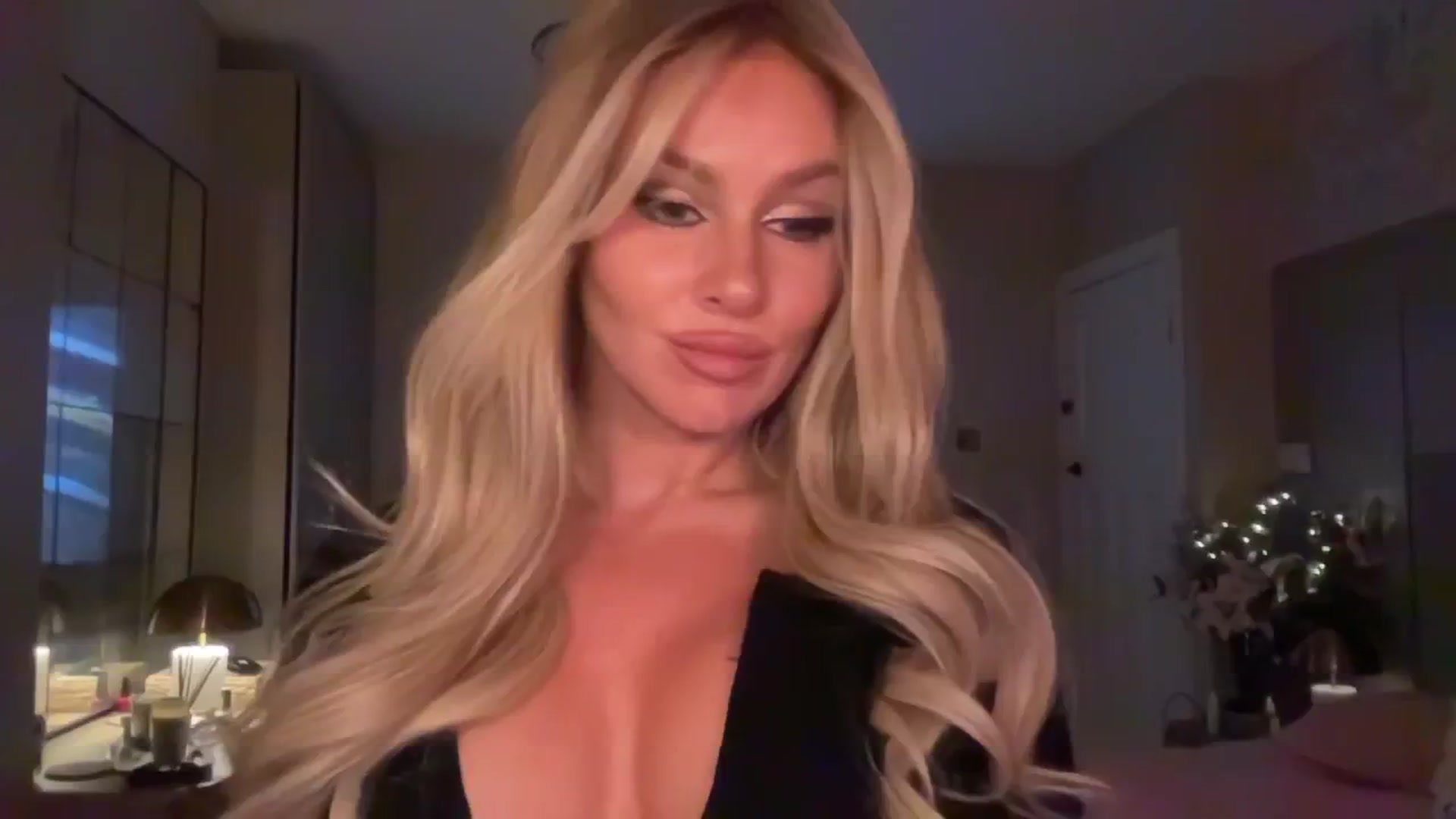 Gallery image thumbnail from TatiTate's myfreecams stream on, 08/05/2025, 24:55 image 9 of 20
