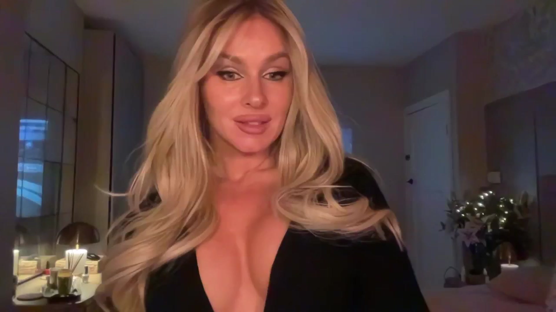 Gallery image thumbnail from TatiTate's myfreecams stream on, 08/05/2025, 24:55 image 2 of 20