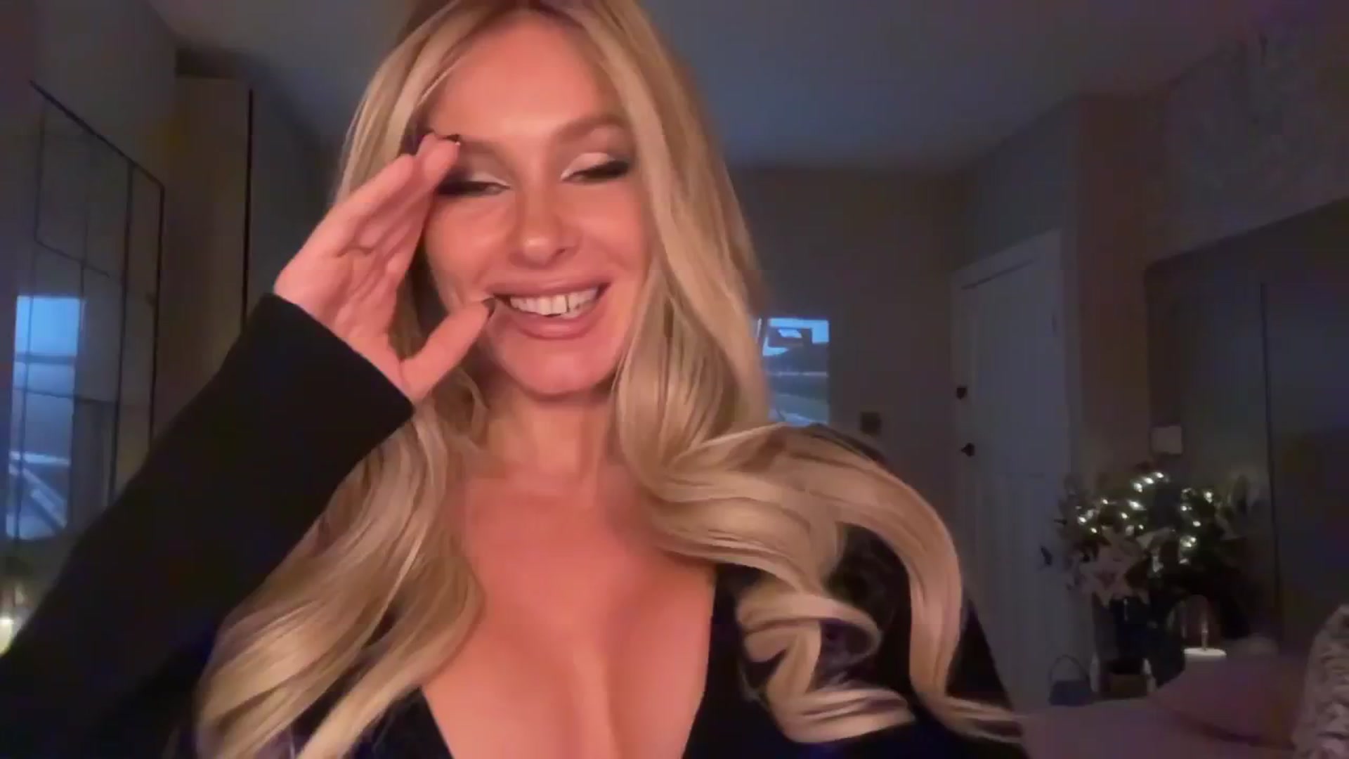 Gallery image thumbnail from TatiTate's myfreecams stream on, 08/05/2025, 24:55 image 19 of 20