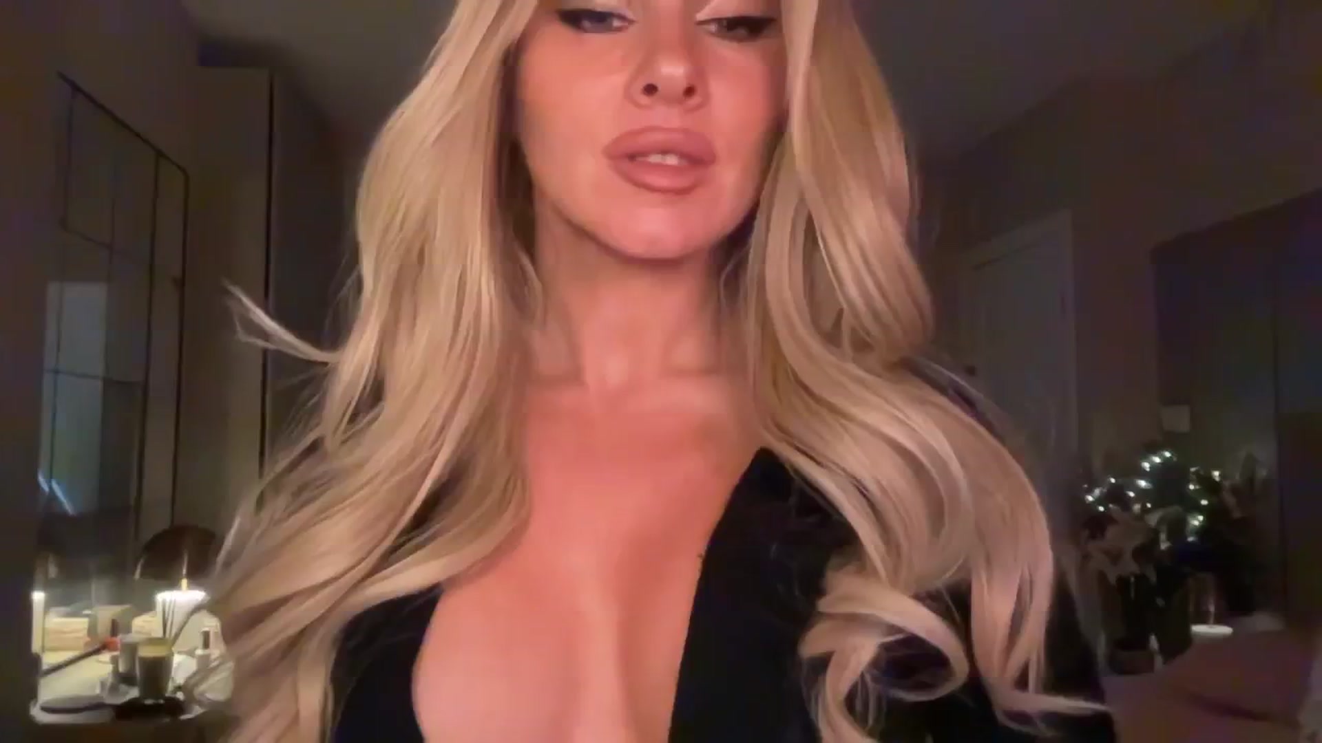 Gallery image thumbnail from TatiTate's myfreecams stream on, 08/05/2025, 24:55 image 6 of 20