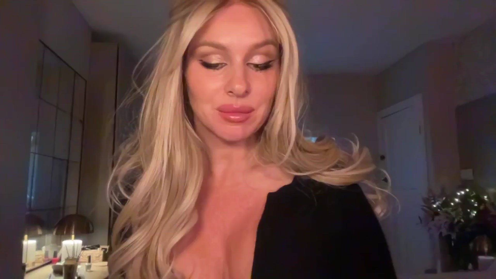 Gallery image thumbnail from TatiTate's myfreecams stream on, 08/05/2025, 22:39 image 15 of 20