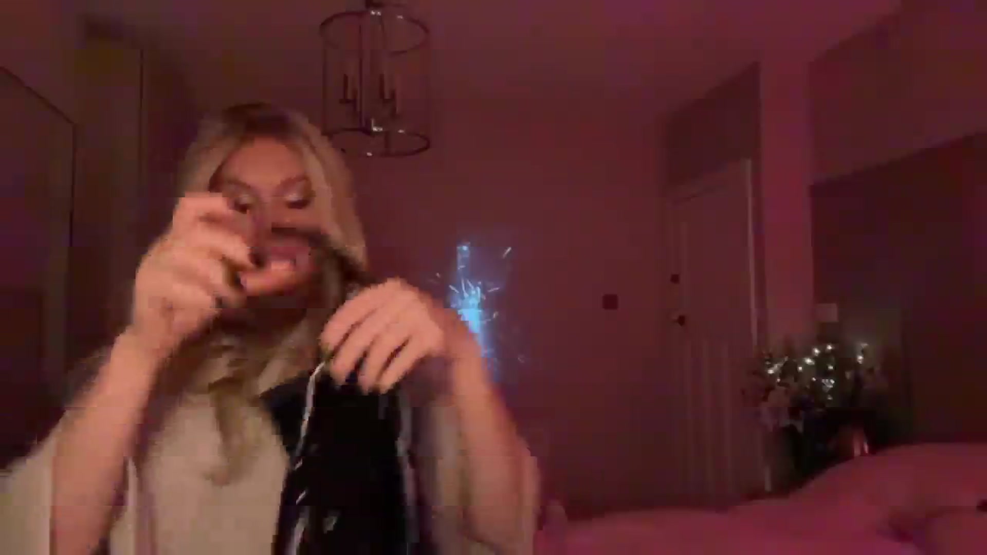 Gallery image thumbnail from TatiTate's myfreecams stream on, 08/10/2025, 23:32 image 17 of 20