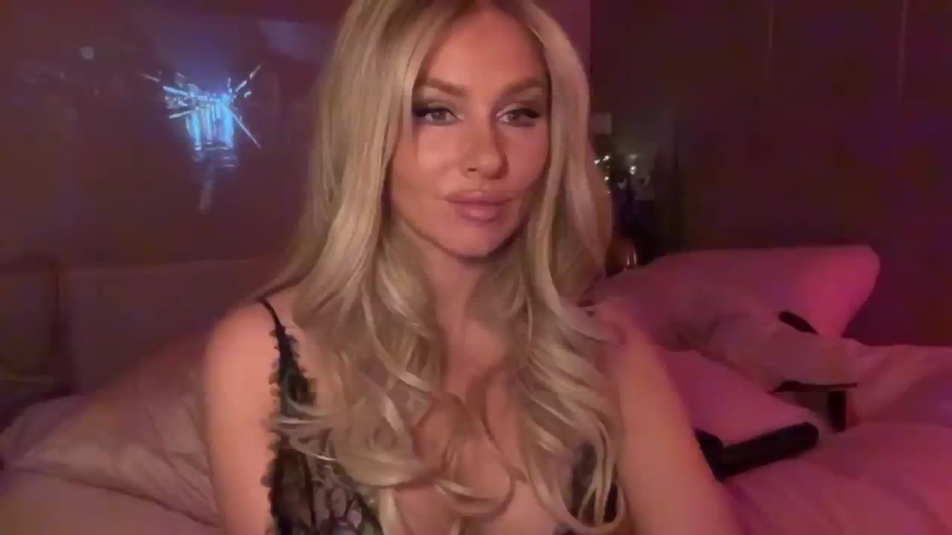 Gallery image thumbnail from TatiTate's myfreecams stream on, 08/10/2025, 23:53 image 8 of 20