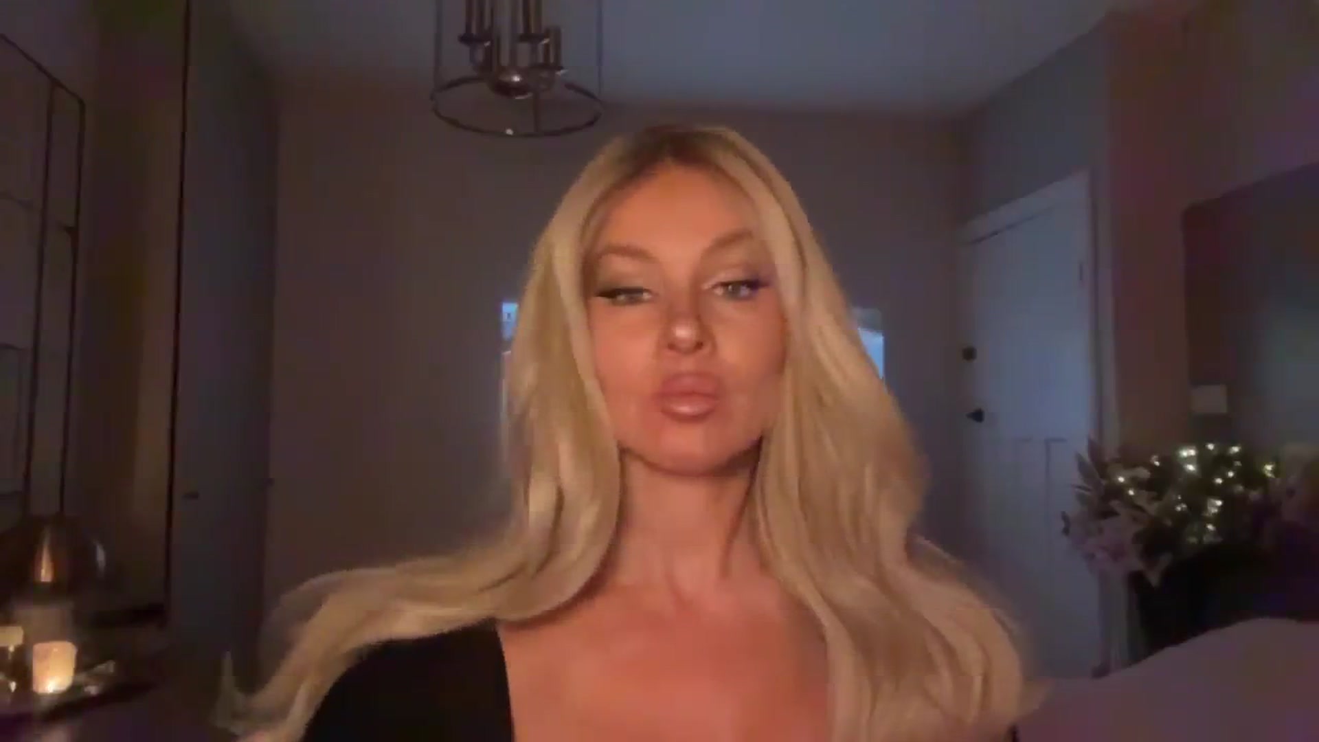 Gallery image thumbnail from TatiTate's myfreecams stream on, 08/12/2025, 22:31 image 17 of 20