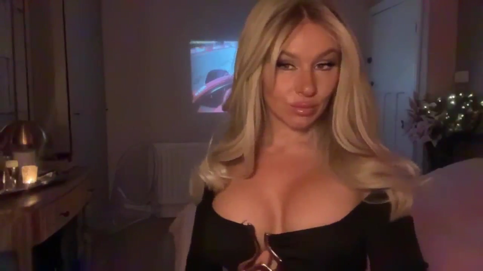 Gallery image thumbnail from TatiTate's myfreecams stream on, 08/12/2025, 22:31 image 12 of 20