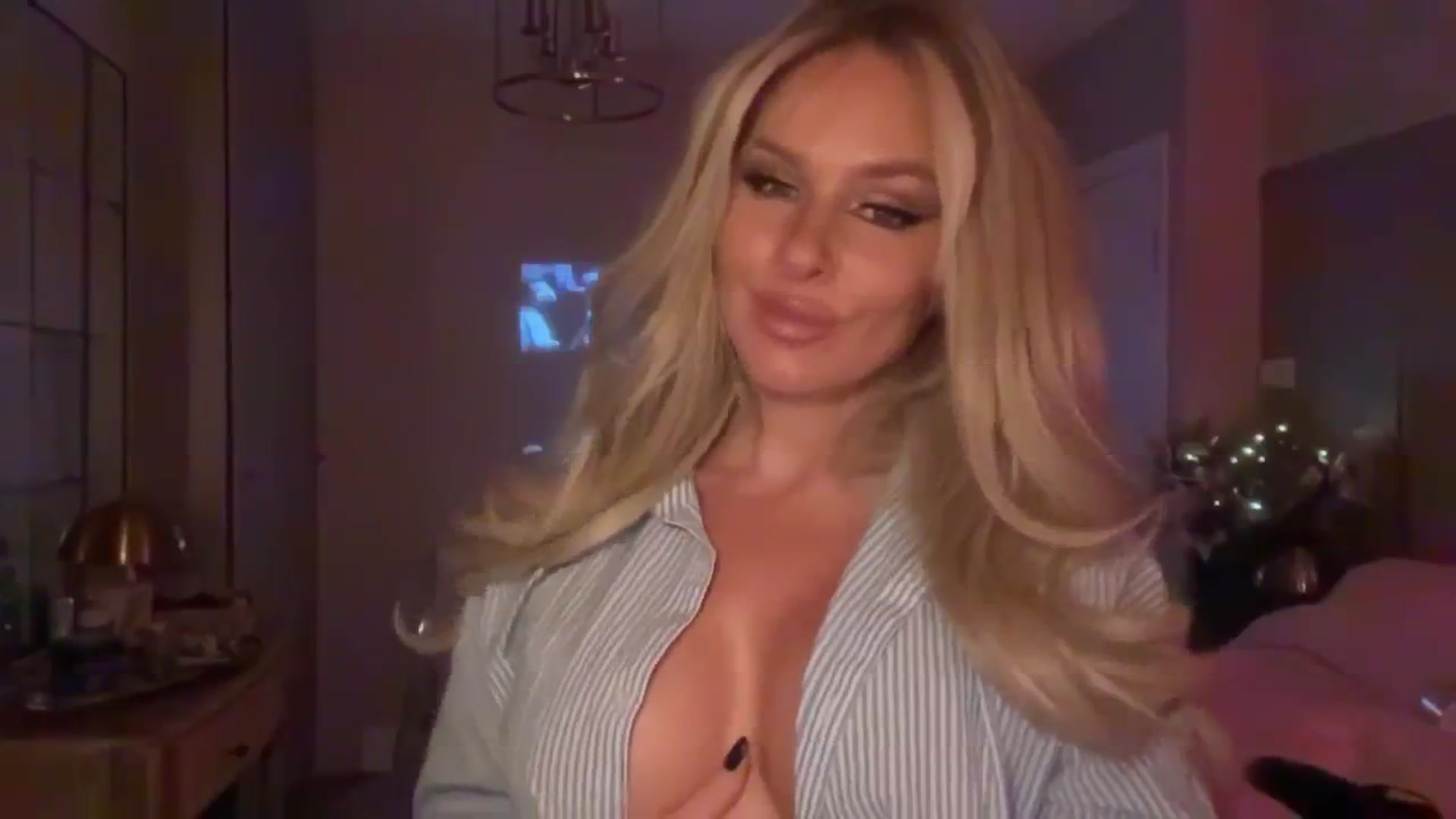 Gallery image thumbnail from TatiTate's myfreecams stream on, 08/16/2025, 24:11 image 10 of 20
