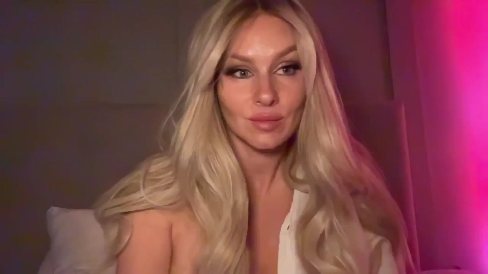 Gallery image thumbnail from TatiTate's myfreecams stream on, 08/19/2025, 13:24 image 5 of 20
