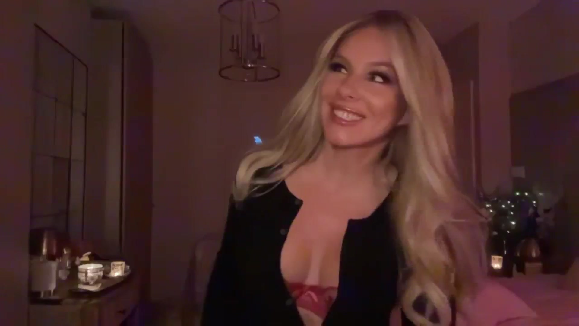 Gallery image thumbnail from TatiTate's myfreecams stream on, 08/19/2025, 21:29 image 14 of 20