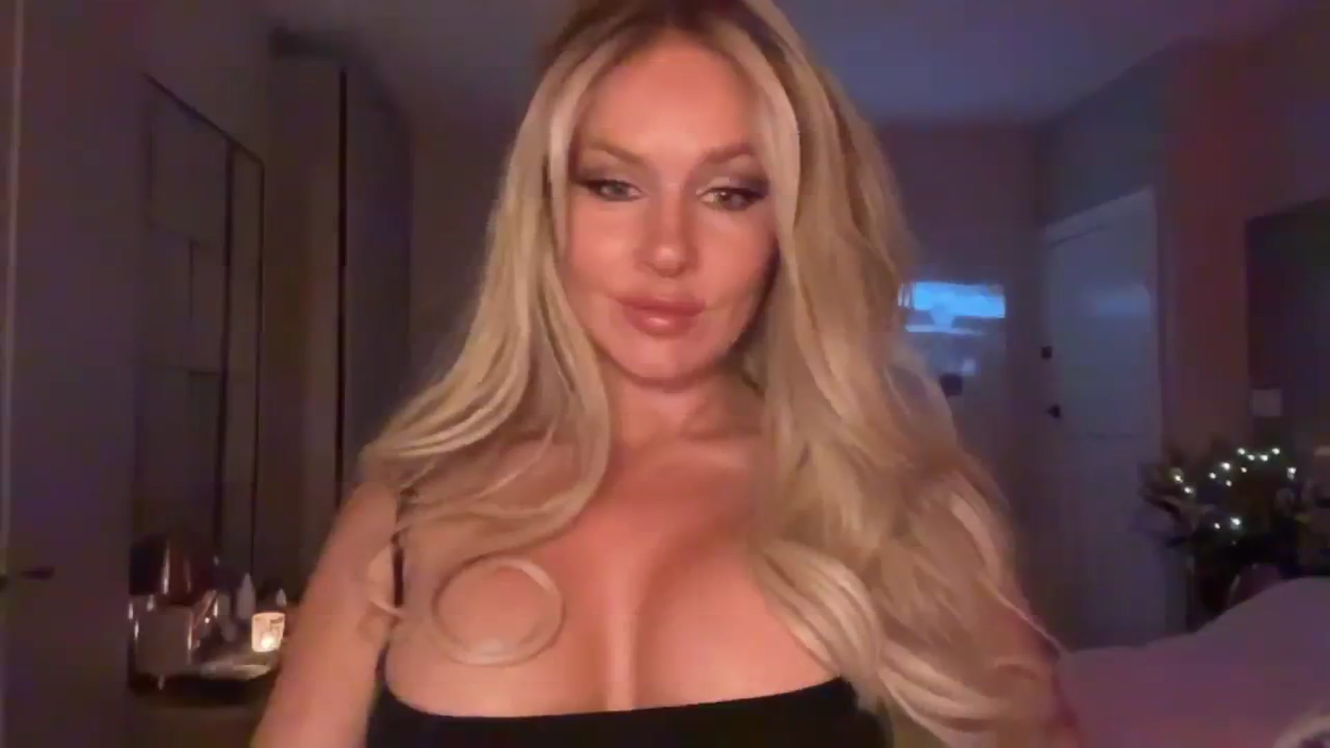Gallery image thumbnail from TatiTate's myfreecams stream on, 08/23/2025, 21:17 image 8 of 20