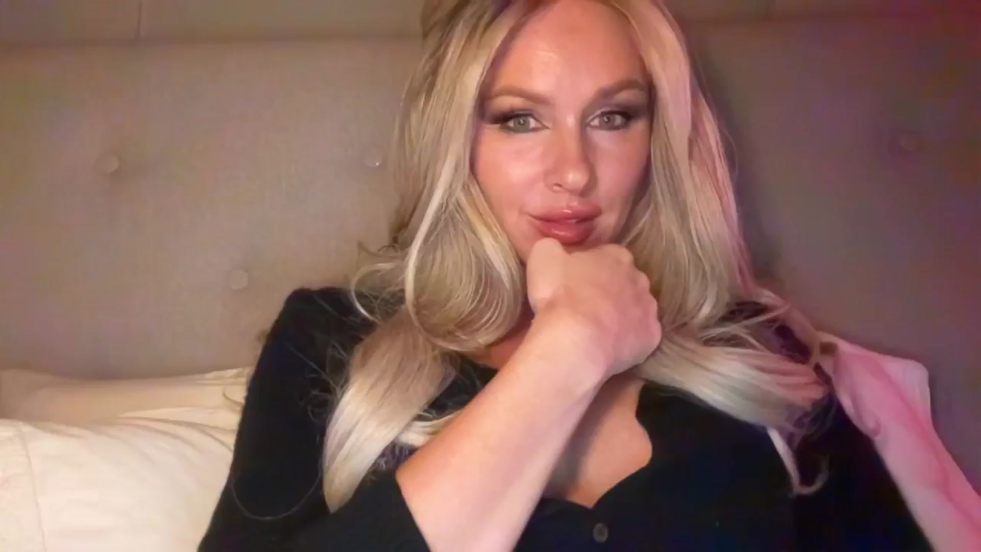Gallery image thumbnail from TatiTate's myfreecams stream on, 08/24/2025, 24:02 image 6 of 20